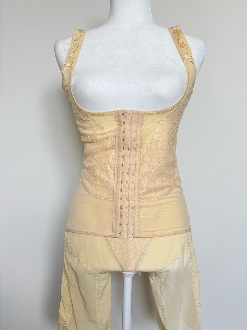 Women's Beige Lace Front-Closure Shapewear Camisole